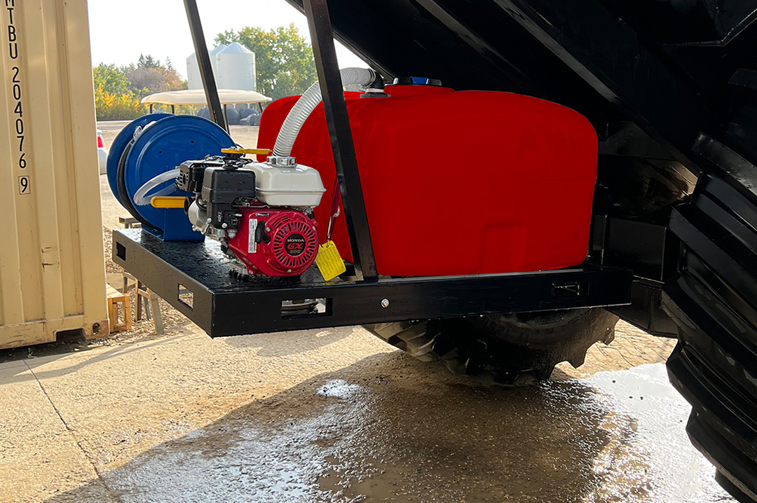 A 150-gallon tank that fits neatly out of the way on a grain cart.